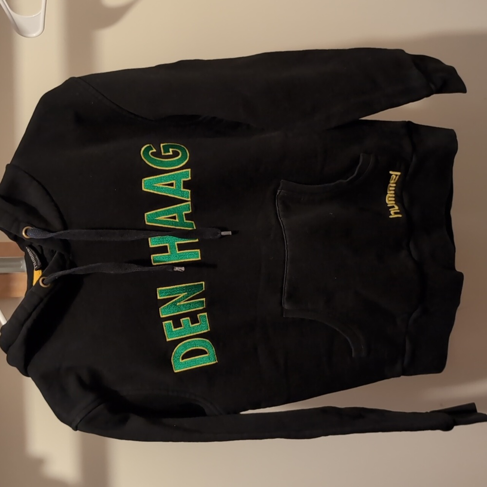 Hummel black sweater